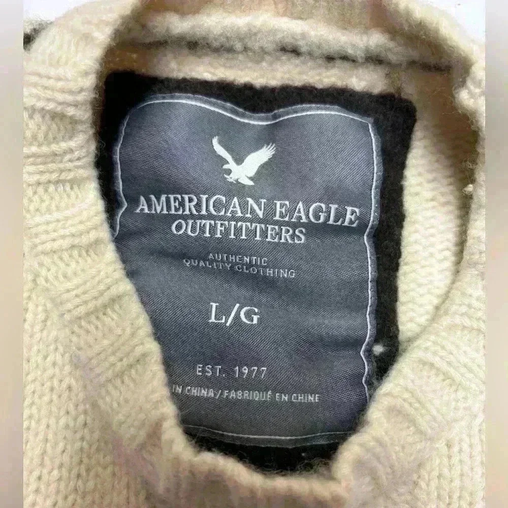 American Eagle Men’s Large Wool/Cashmere Blend Cream colored Cable Knit Sweater